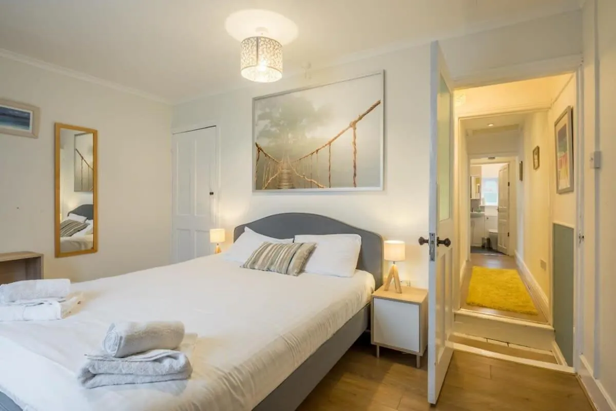 4 Bed Central Home - Perfect Location With Parking Cambridge Prázdninový dům